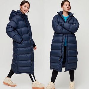 Aritzia TNA Super Puff Long Puffer in Classic Navy